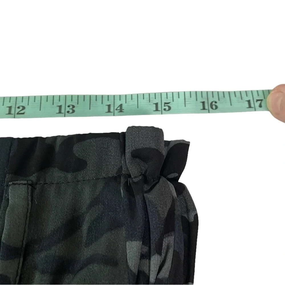 ELAN INTERNATIONAL - SIZE MEDIUM - CAMO CARGO JOGGERS - GOOD‎ CONDITION B6